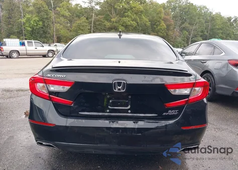 2018 Honda Accord Sport 2.0T z USA, uszkodzony, nr VIN 1HGCV2F32JA014703
